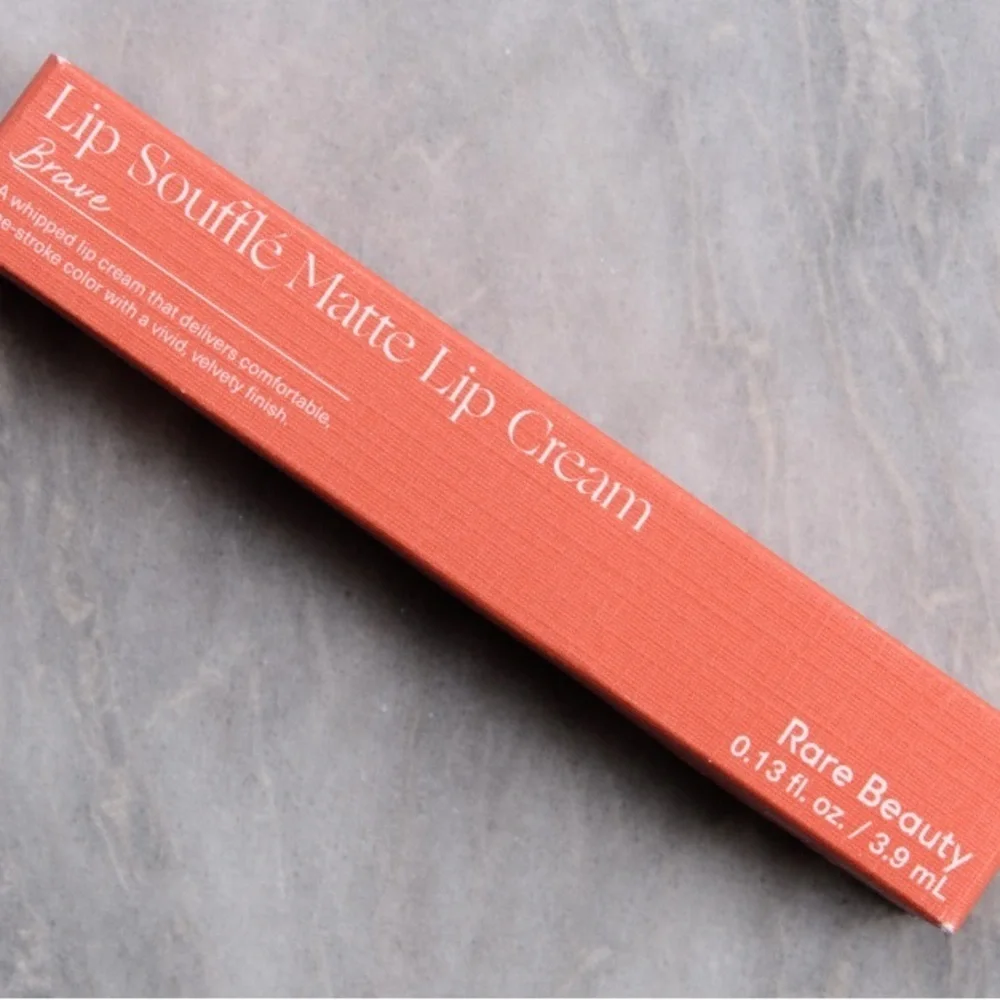 RARE BEAUTY LIP SOUFFLE MATTE CREAM LIPSTICK - BRAVE COLOR